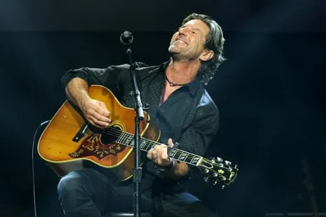 Grammy-Winning Songwriter Passes Away in Plane Crash